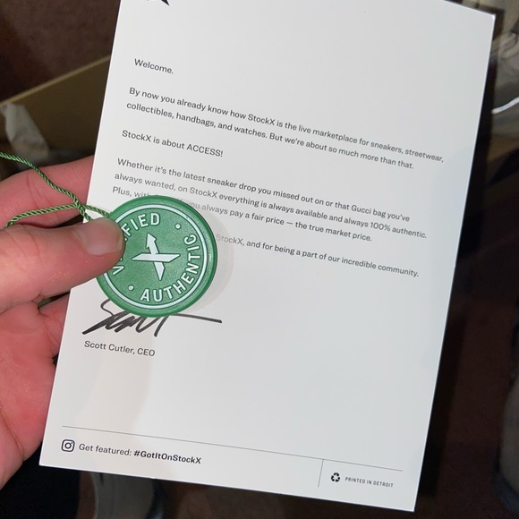 Yeezy 500 - Picture 5 of 6